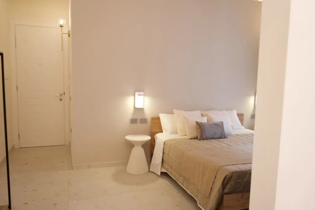 Room 3 – Deluxe with Bathtub