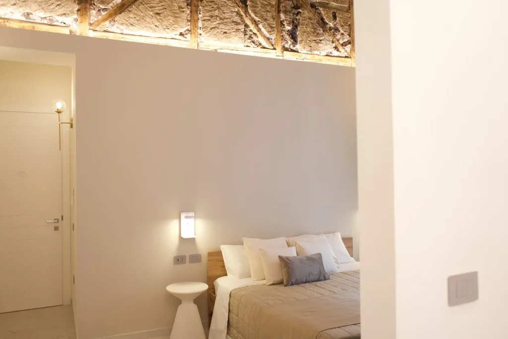 Room 3 – Deluxe with Bathtub
