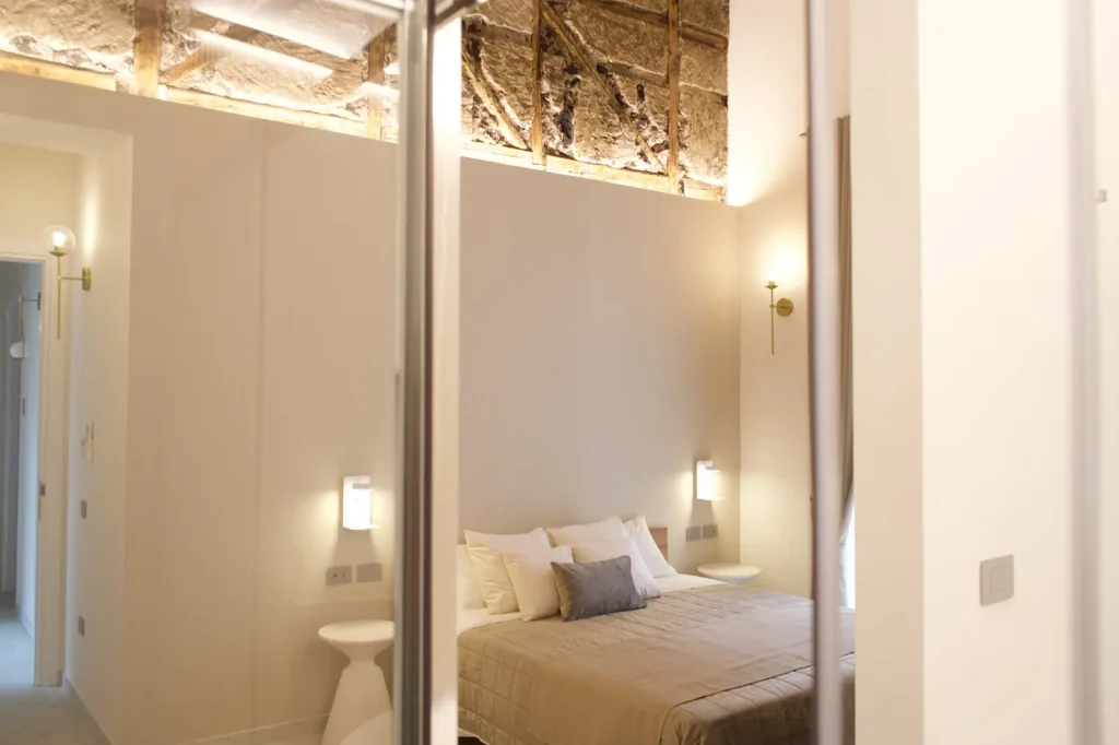 Room 3 – Deluxe with Bathtub