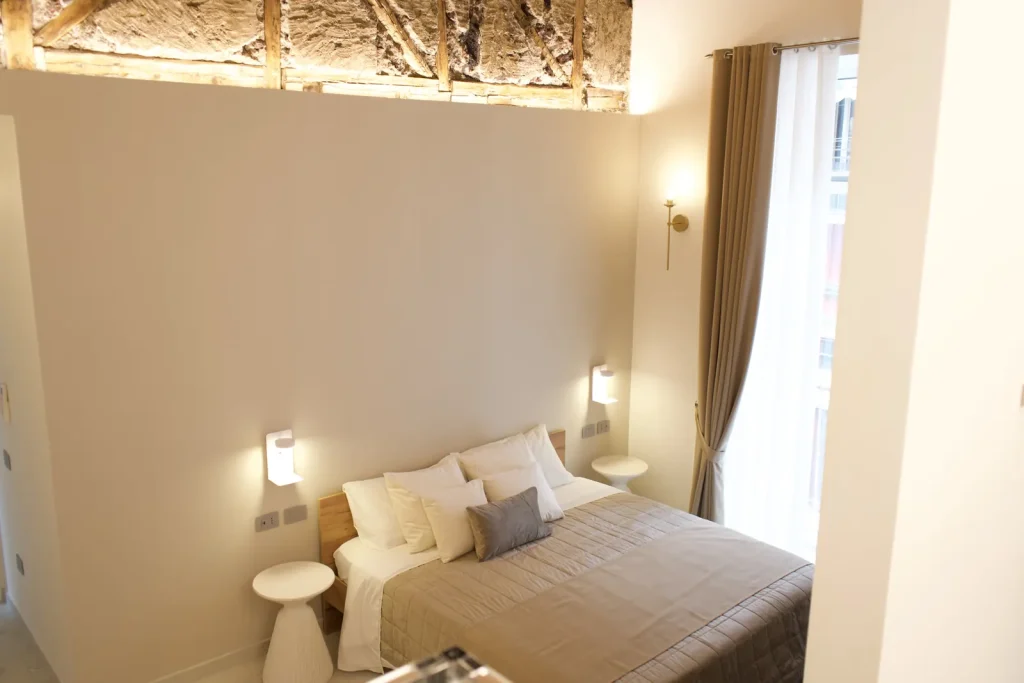 Room 3 – Deluxe with Bathtub