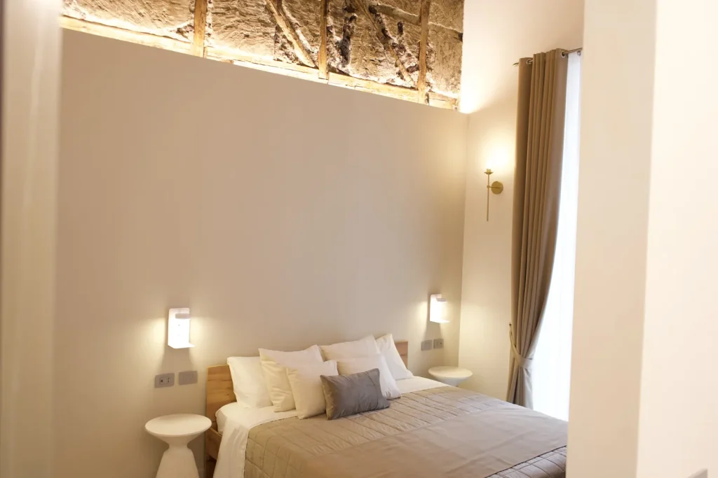 Room 3 – Deluxe with Bathtub