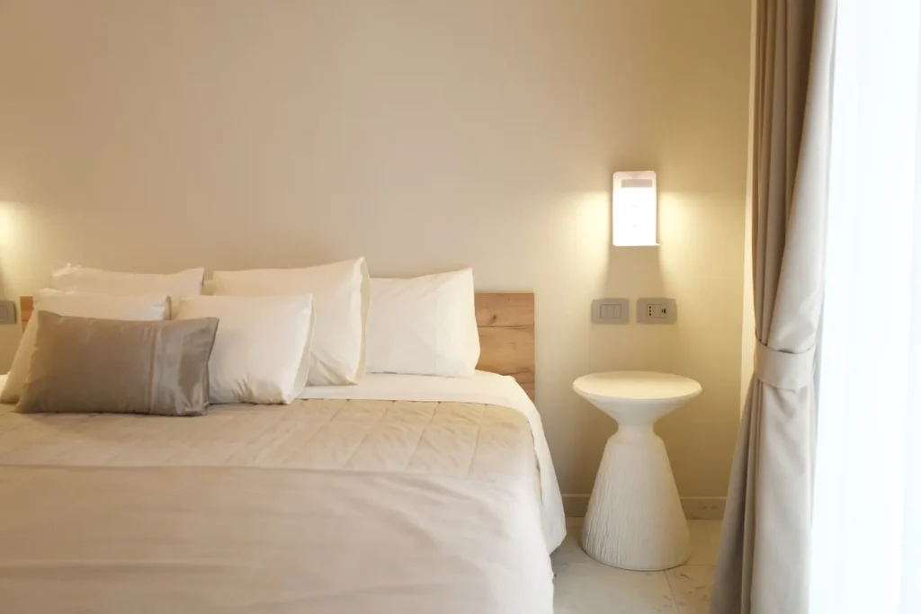 Room 3 – Deluxe with Bathtub